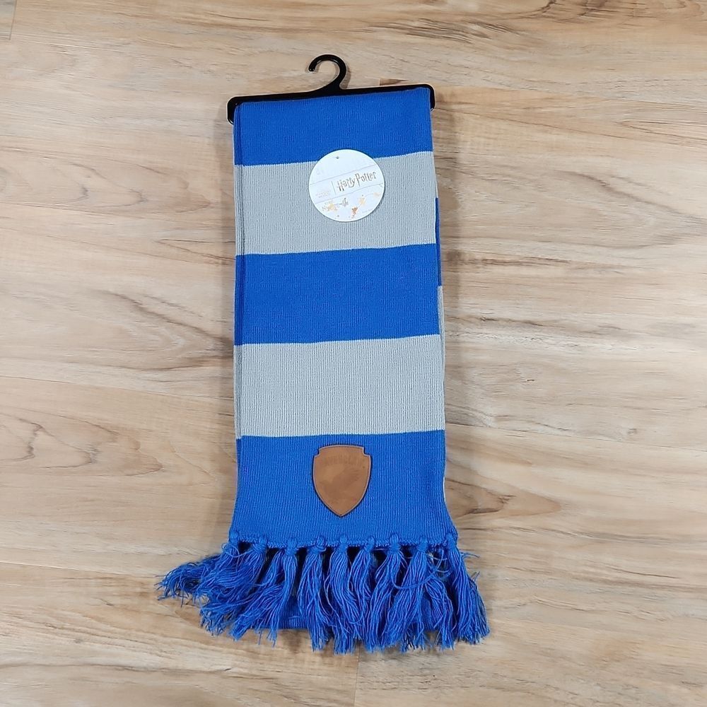 🩵NWT Harry Potter Blue & Gray Ravenclaw Scarf & Socks Accessory Set - Picture 4 of 11